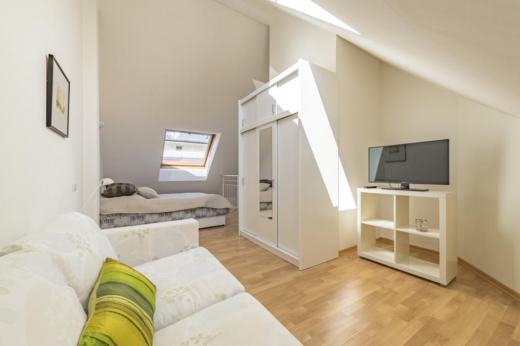 Maisonette Apartment Am Bahnhof - Adults Only Инсбрук Экстерьер фото