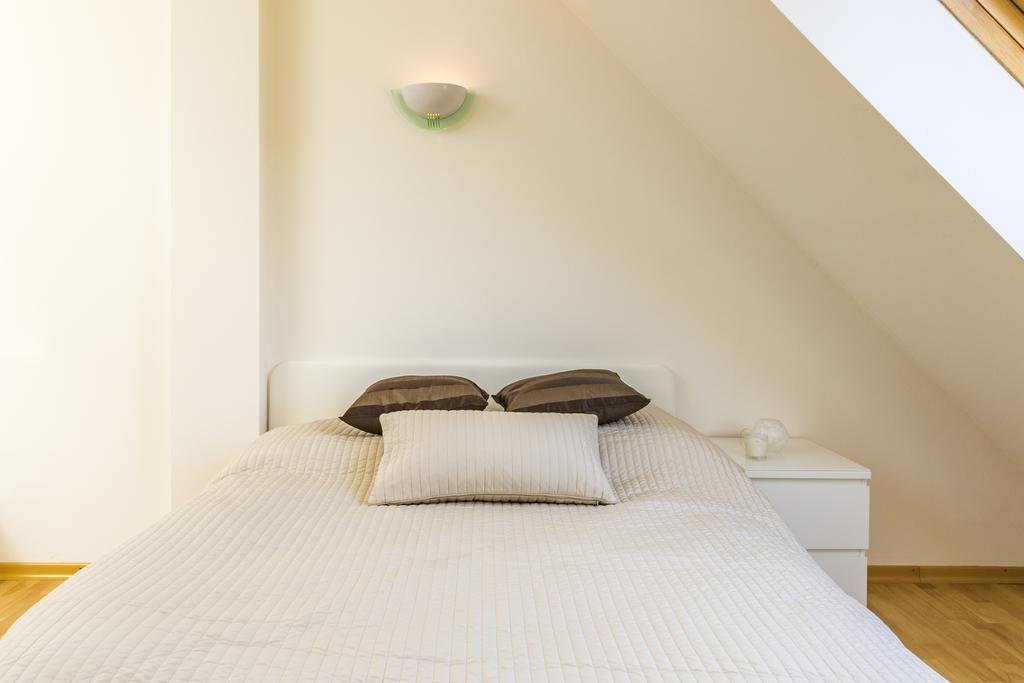 Maisonette Apartment Am Bahnhof - Adults Only Инсбрук Экстерьер фото