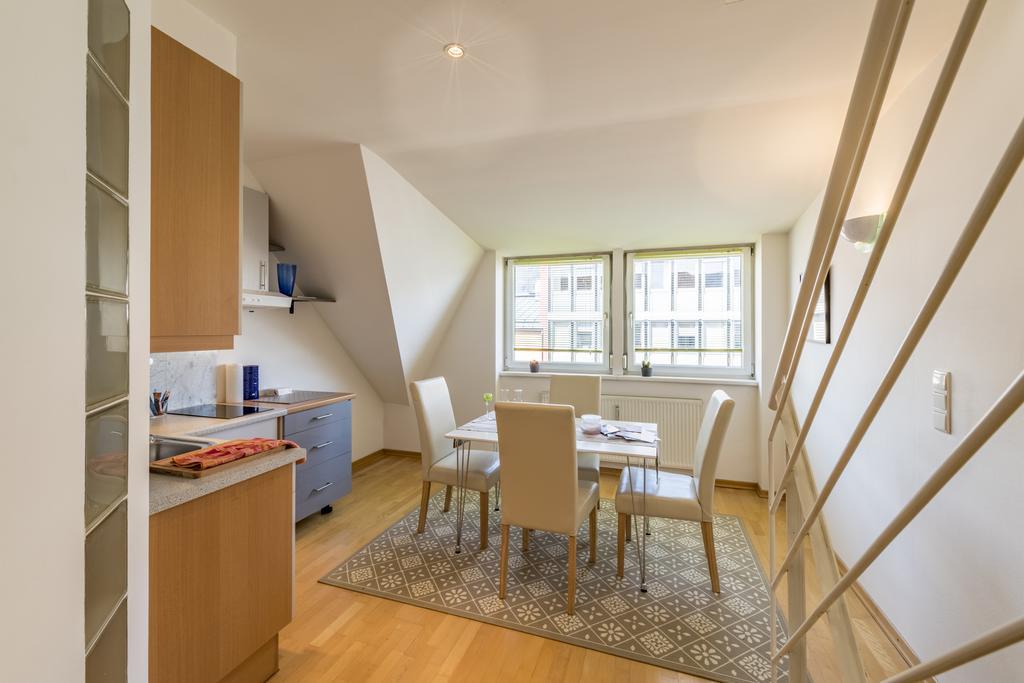 Maisonette Apartment Am Bahnhof - Adults Only Инсбрук Экстерьер фото
