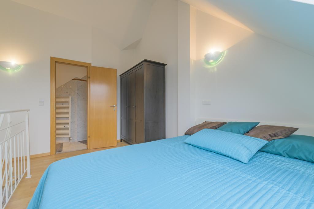 Maisonette Apartment Am Bahnhof - Adults Only Инсбрук Экстерьер фото